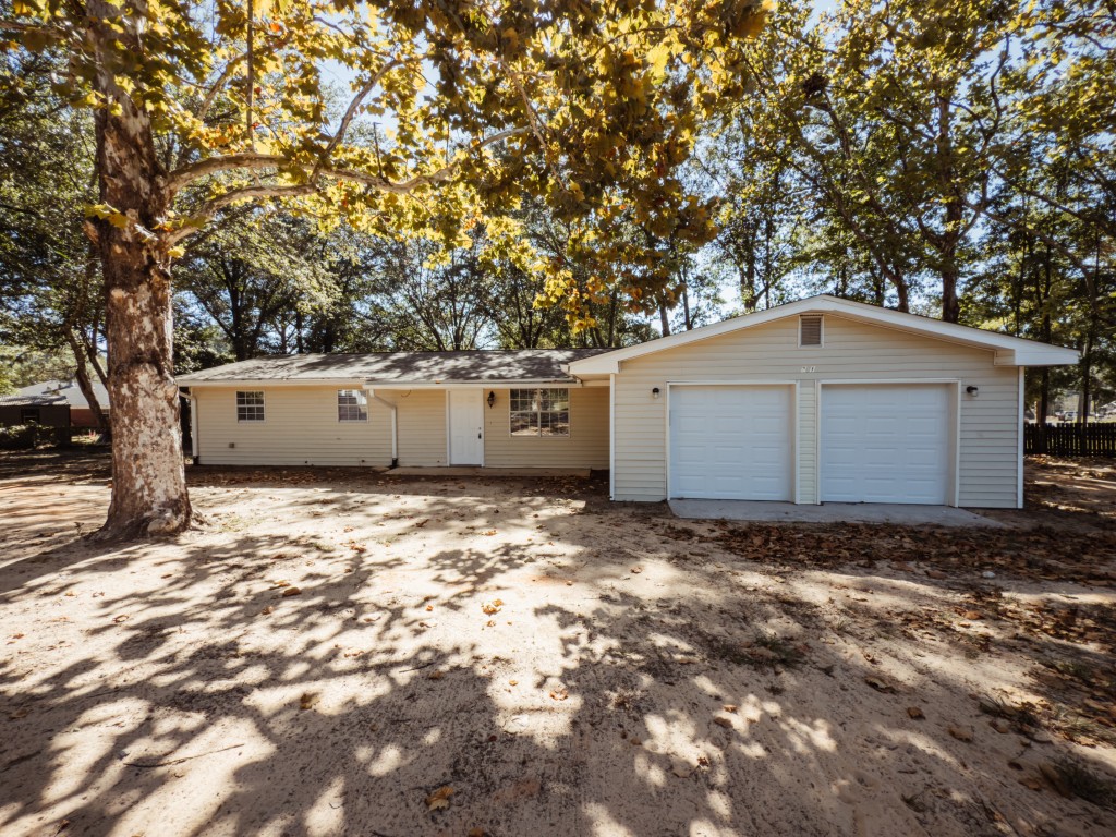 201 Amellia Place