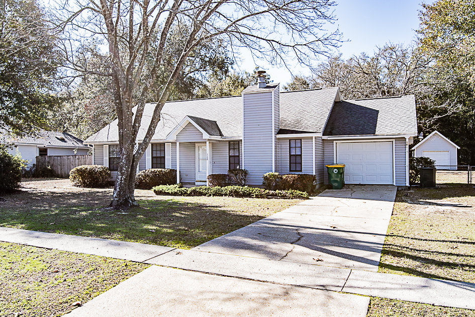 116 Walker Circle East